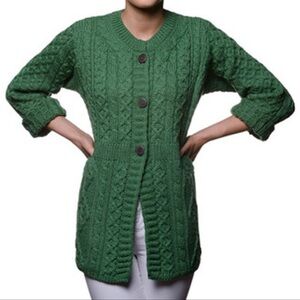 Kilronan Knitwear 100% Pure New Wool, Kelly green, cable knit, 3 buttons, Sz Sq